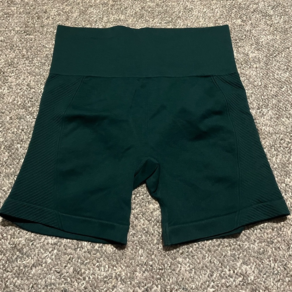 Athletic Works Flattering Snug Bike Exercise Shorts size M